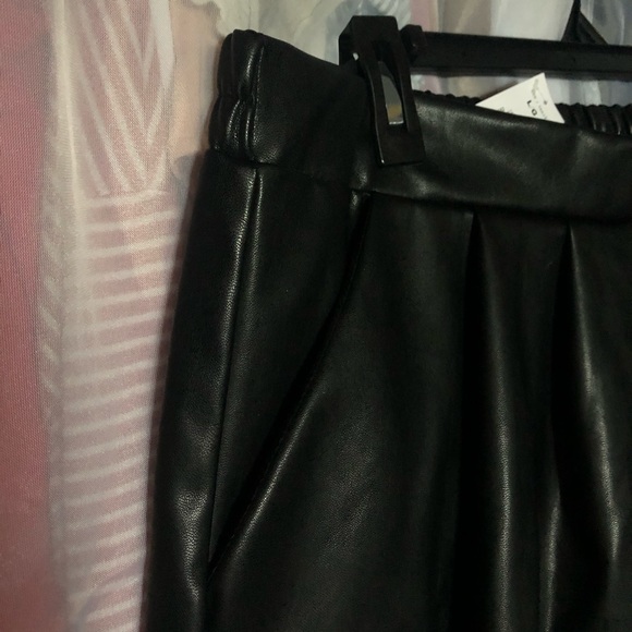 BNWT Faux Leather Pleated Skirt - Picture 2 of 4